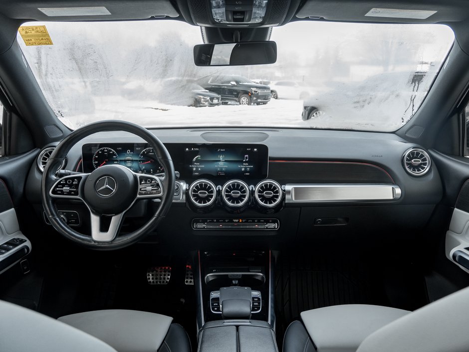 Mercedes-Benz GLB 250 4MATIC SUV  ONE OWNER  TRADE IN  LOW KM 2020-20