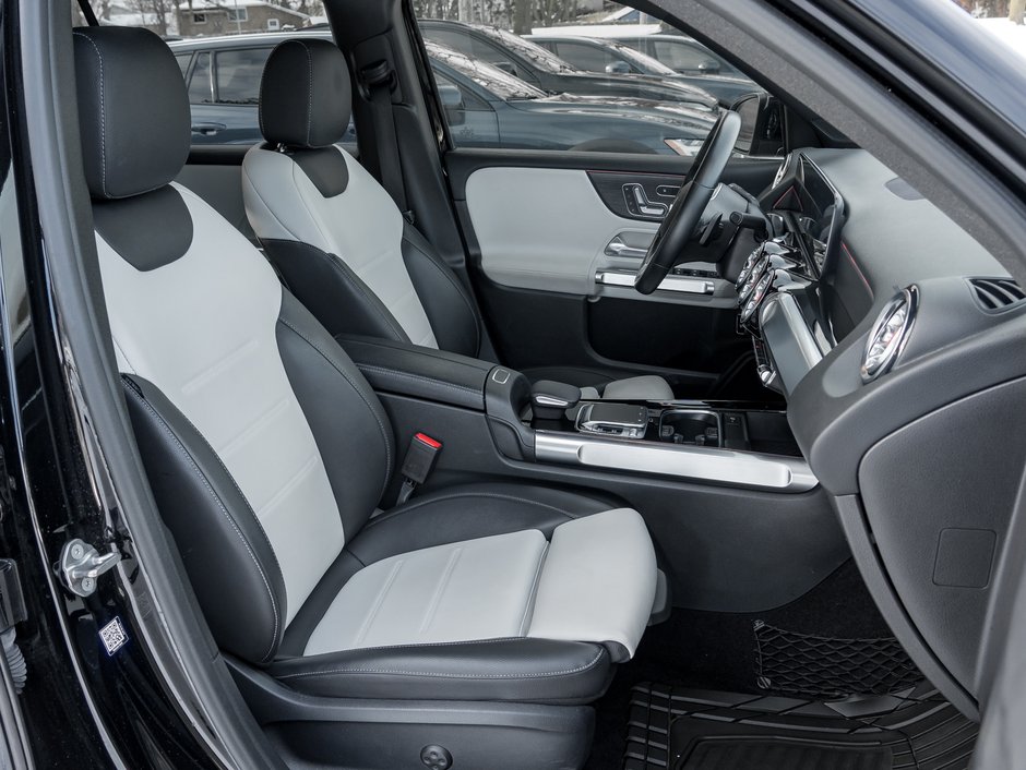 Mercedes-Benz GLB 250 4MATIC SUV  ONE OWNER  TRADE IN  LOW KM 2020-18