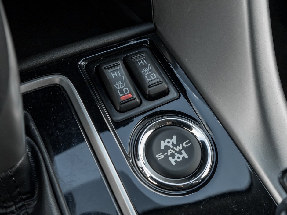2018 Mitsubishi ECLIPSE CROSS ES S-AWC-15