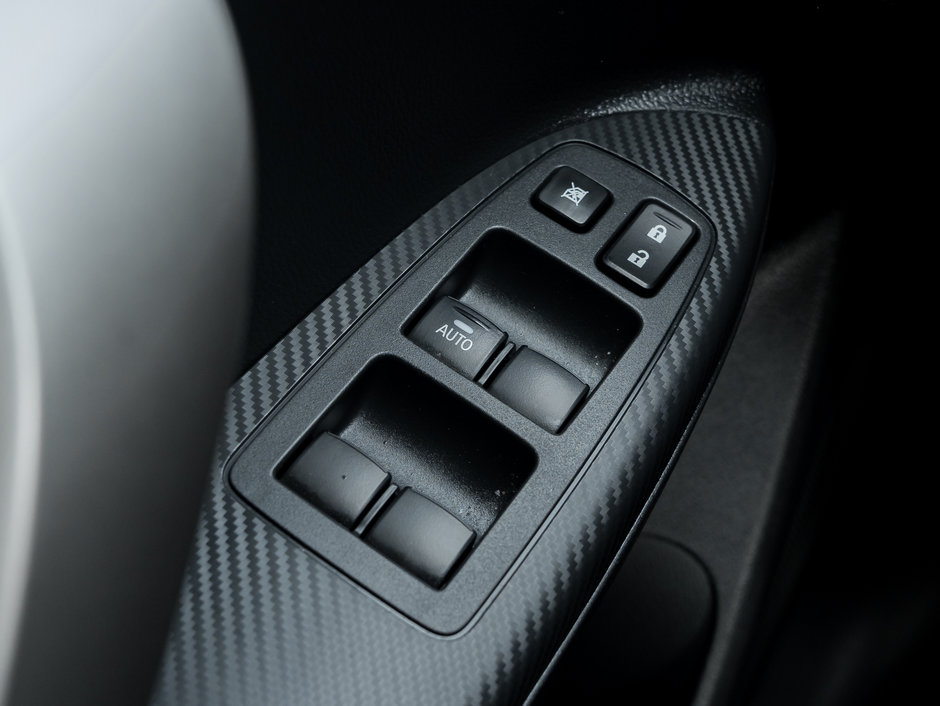 Mitsubishi ECLIPSE CROSS SEL S-AWC CPO FINANCE RATES FOR AS LOW AS 0.9% 2024-10