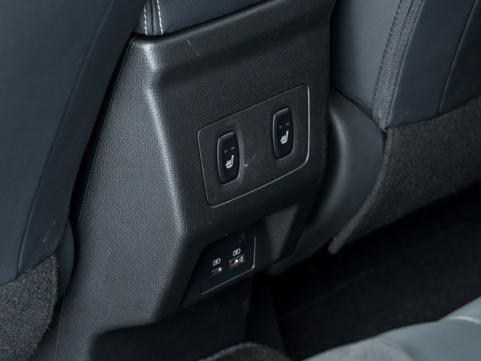 Mitsubishi ECLIPSE CROSS SEL S-AWC CPO FINANCE RATES FOR AS LOW AS 0.9% 2024-18