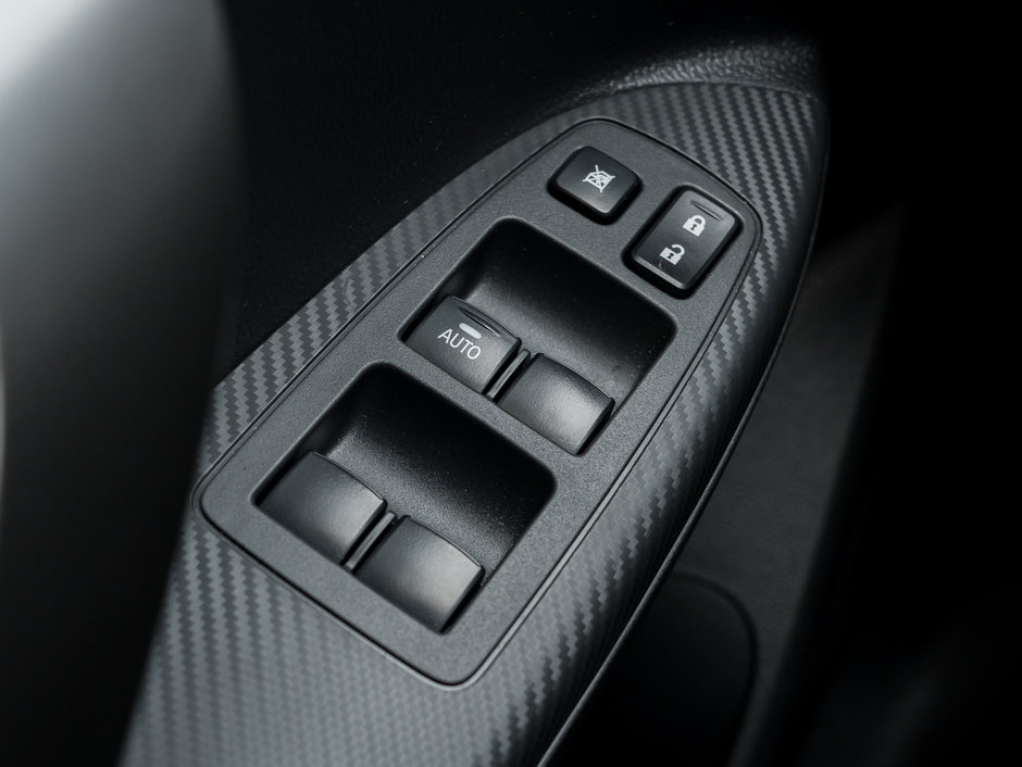 Mitsubishi ECLIPSE CROSS NOIR S-AWC CPO FINANCE RATES FOR AS LOW AS 0.99% 2024-10