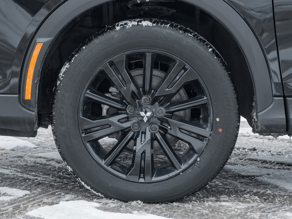 Mitsubishi ECLIPSE CROSS NOIR S-AWC CPO FINANCE RATES FOR AS LOW AS 0.99% 2024-3