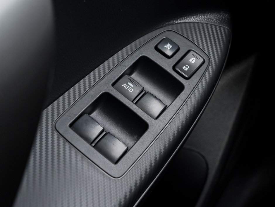 Mitsubishi ECLIPSE CROSS NOIR S-AWC CPO FINANCE RATES FOR AS LOW AS 0.99% 2024-10