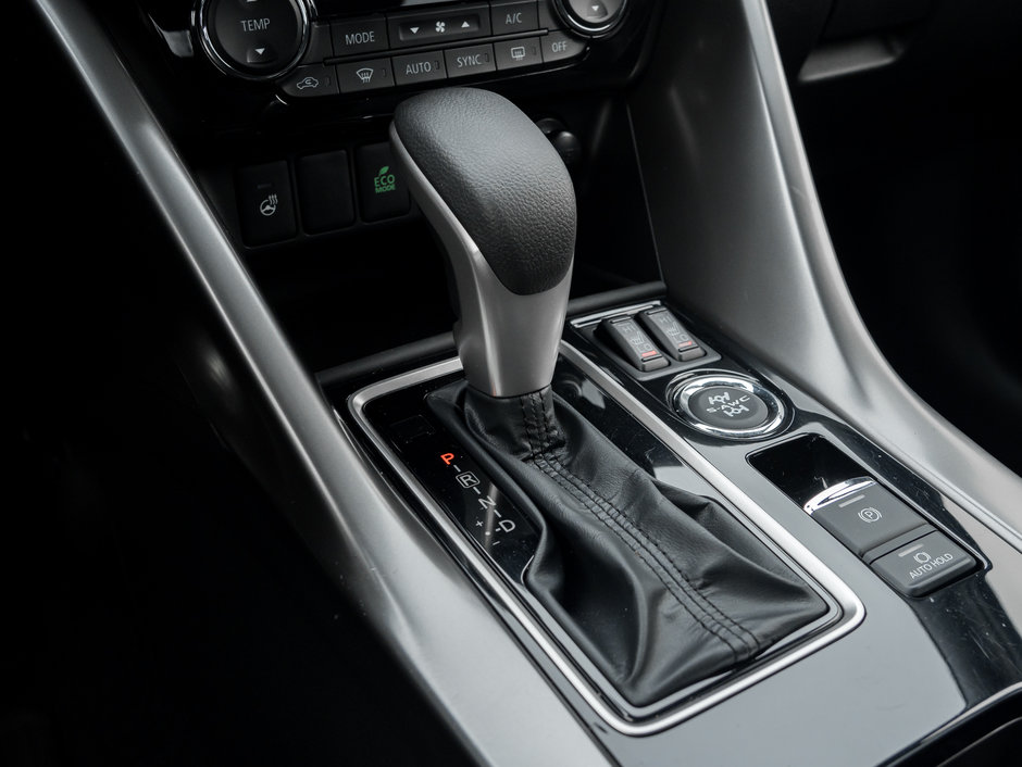 Mitsubishi ECLIPSE CROSS NOIR S-AWC CPO FINANCE RATES FOR AS LOW AS 0.99% 2024-11