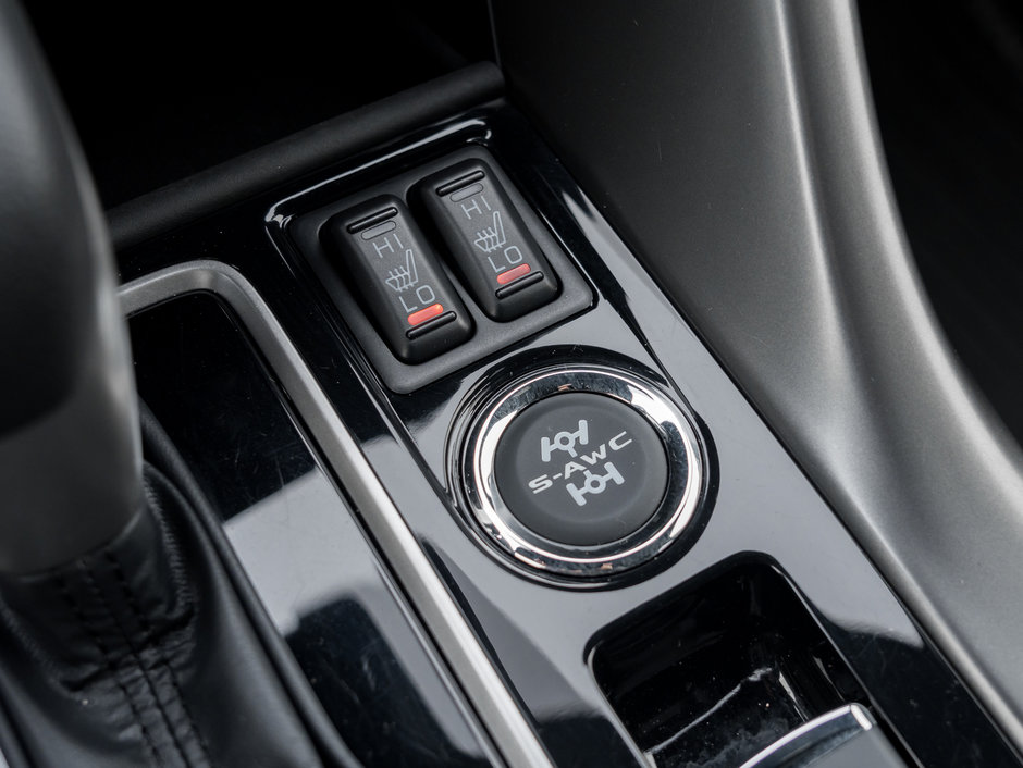 Mitsubishi ECLIPSE CROSS NOIR S-AWC CPO FINANCE RATES FOR AS LOW AS 0.99% 2024-12