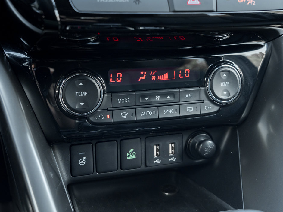 Mitsubishi ECLIPSE CROSS NOIR S-AWC CPO FINANCE RATES FOR AS LOW AS 0.90% 2024-14