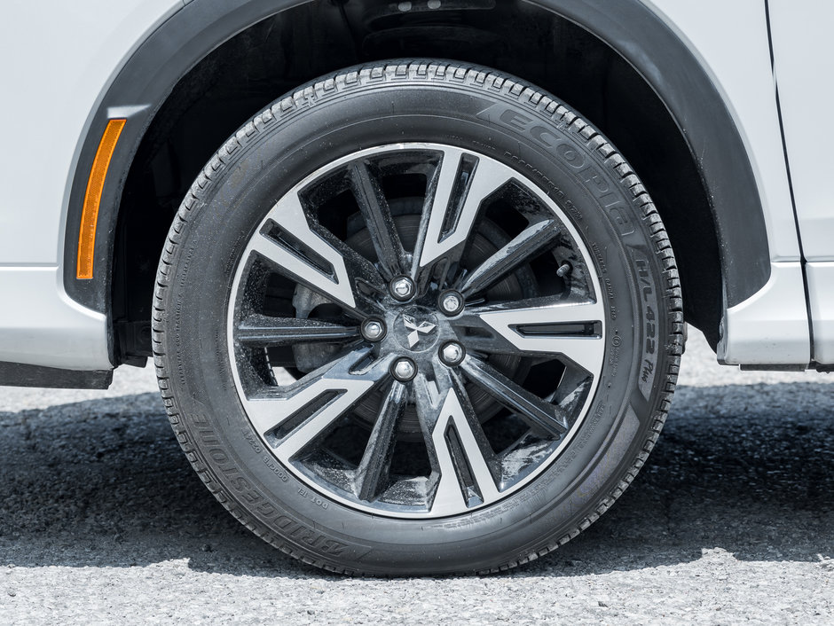 Mitsubishi ECLIPSE CROSS GT S-AWC CPO FINANCE RATES FOR AS LOW AS 0.9% 2024-3