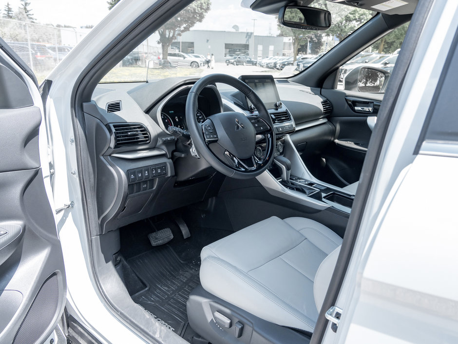 Mitsubishi ECLIPSE CROSS GT S-AWC CPO FINANCE RATES FOR AS LOW AS 0.9% 2024-6