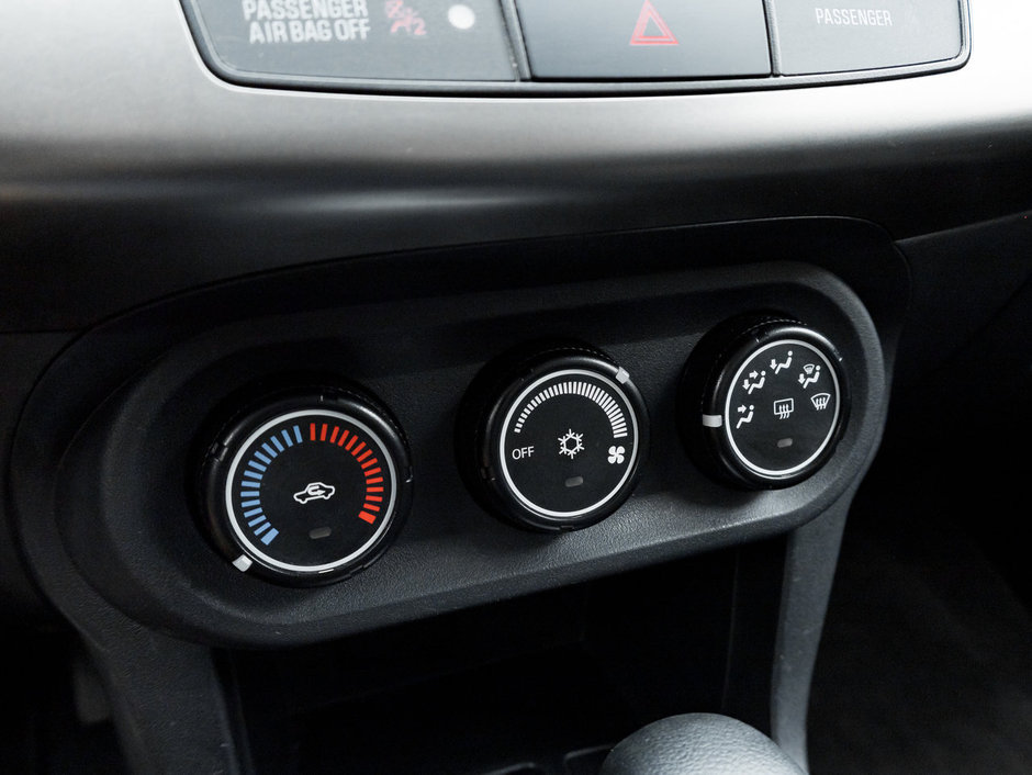 Mitsubishi Lancer 4dr Sdn CVT SE FWD 2012-16
