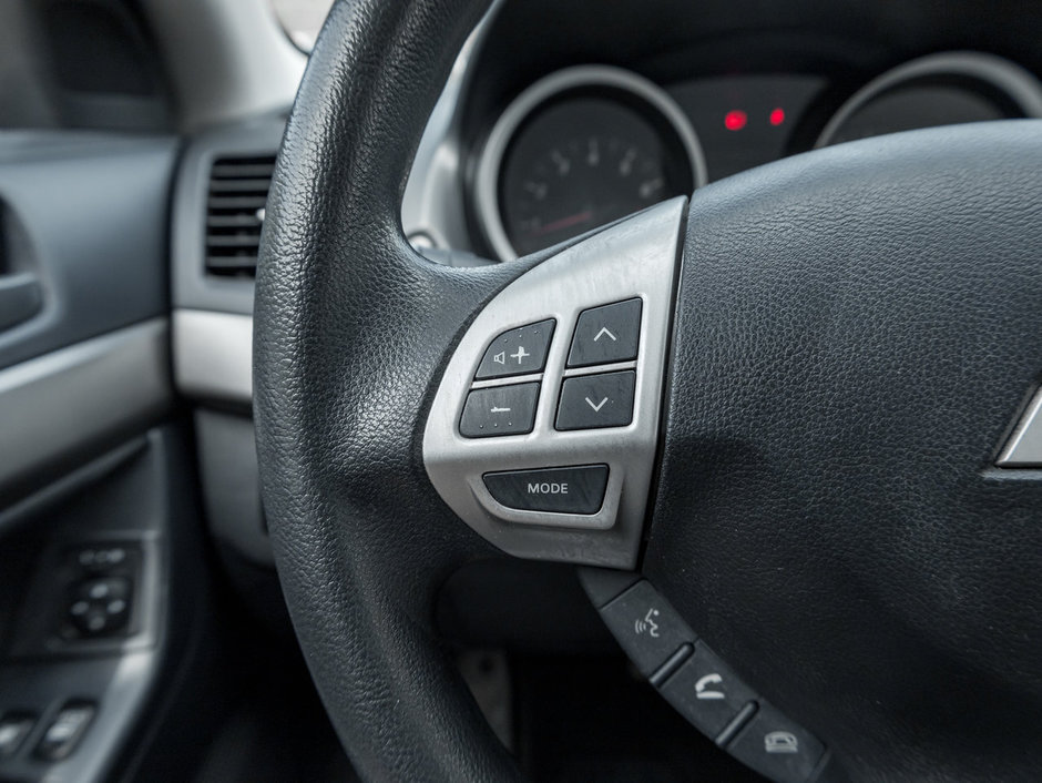 Mitsubishi Lancer 4dr Sdn CVT SE FWD 2012-10