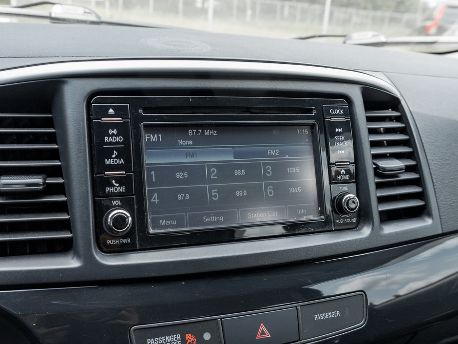Mitsubishi Lancer 4dr Sdn CVT ES FWD 2017-18