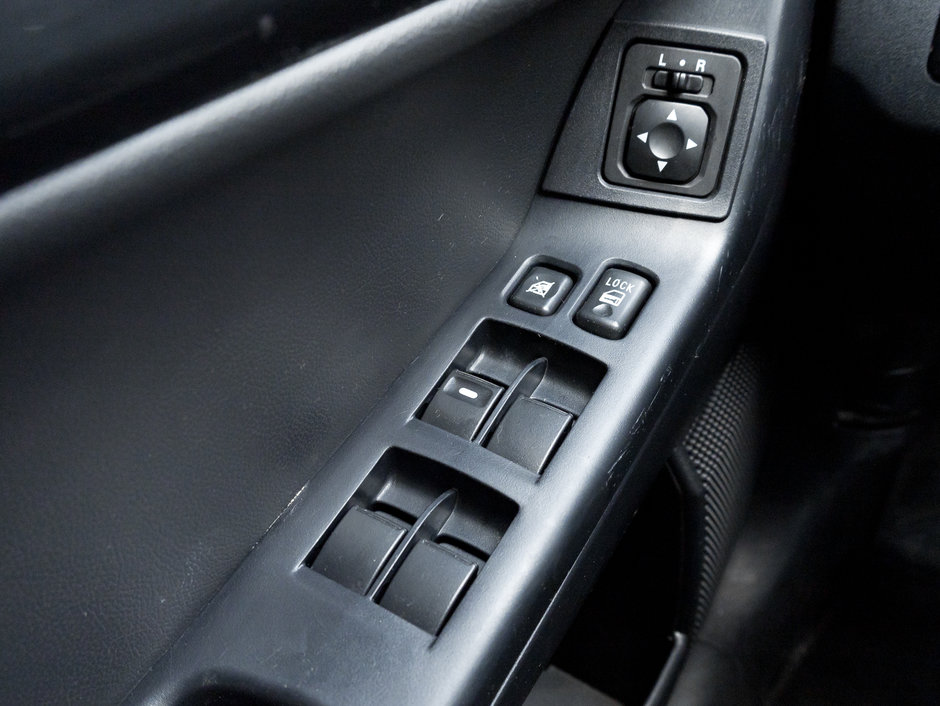 Mitsubishi Lancer 4dr Sdn CVT ES FWD 2017-13