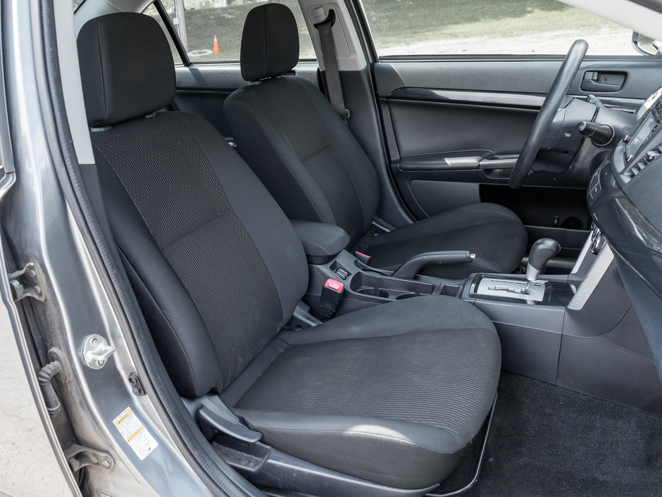 Mitsubishi Lancer 4dr Sdn CVT ES FWD 2017-19