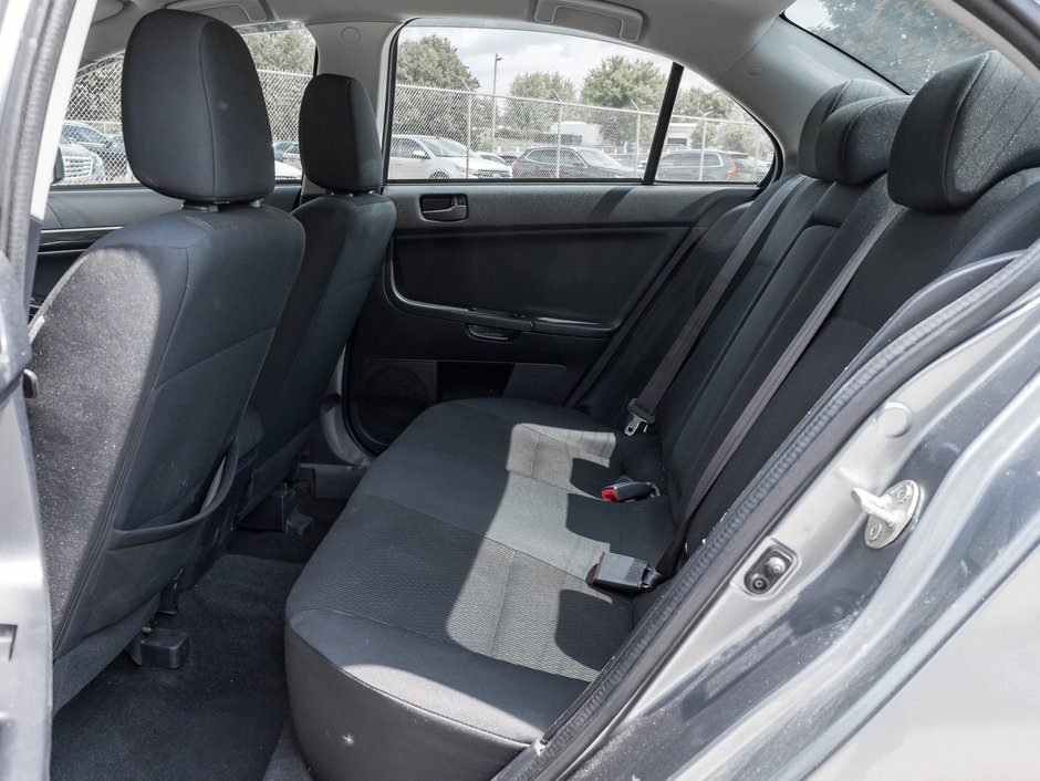 Mitsubishi Lancer 4dr Sdn CVT ES FWD 2017-20