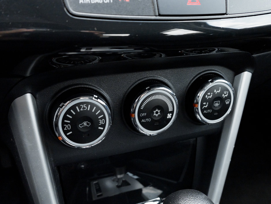 Mitsubishi Lancer 4dr Sdn CVT ES FWD 2017-17