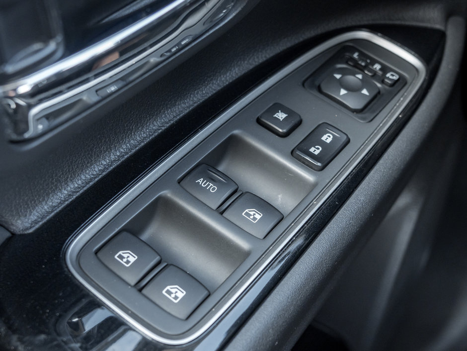 2018 Mitsubishi OUTLANDER PHEV SE S-AWC-11
