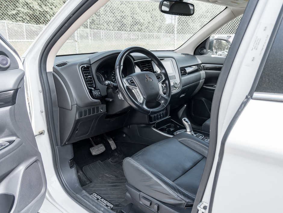 2018 Mitsubishi OUTLANDER PHEV SE S-AWC-7
