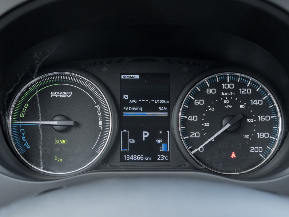 2018 Mitsubishi OUTLANDER PHEV SE S-AWC-9