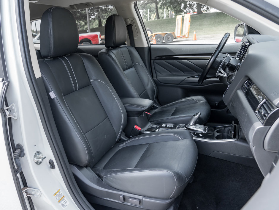 2018 Mitsubishi OUTLANDER PHEV SE S-AWC-19