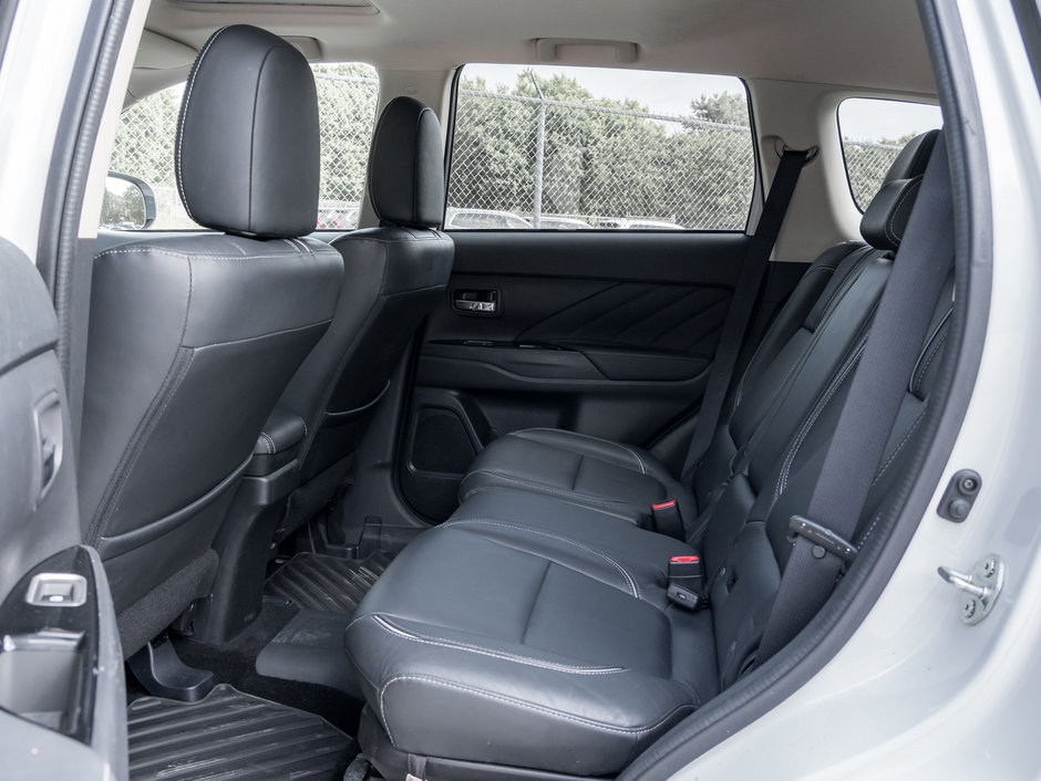 2018 Mitsubishi OUTLANDER PHEV SE S-AWC-20