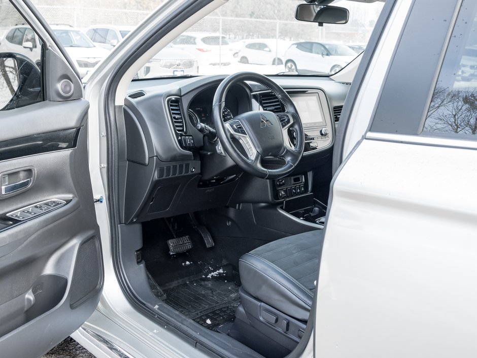 Mitsubishi Outlander PHEV SE S-AWC  SAEFTY CERTIFIED FINANCE AS LOW AS 6.49% 2020-7