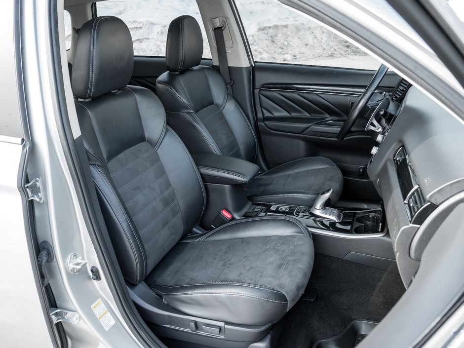 Mitsubishi Outlander PHEV SE S-AWC  SAEFTY CERTIFIED FINANCE AS LOW AS 6.49% 2020-21