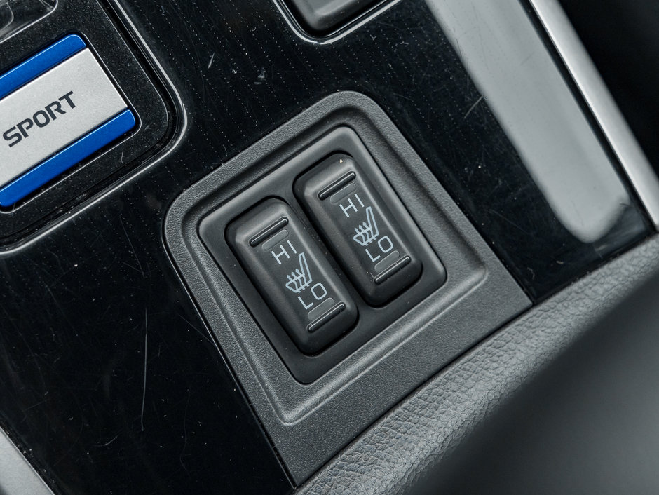Mitsubishi OUTLANDER PHEV GT S-AWC CPO FINANCE RATES FOR AS LOW AS 0.9% 2022-16