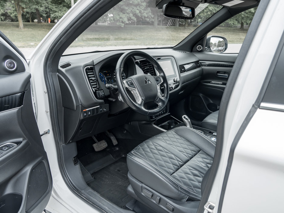 Mitsubishi OUTLANDER PHEV GT S-AWC CPO FINANCE RATES FOR AS LOW AS 0.9% 2022-8
