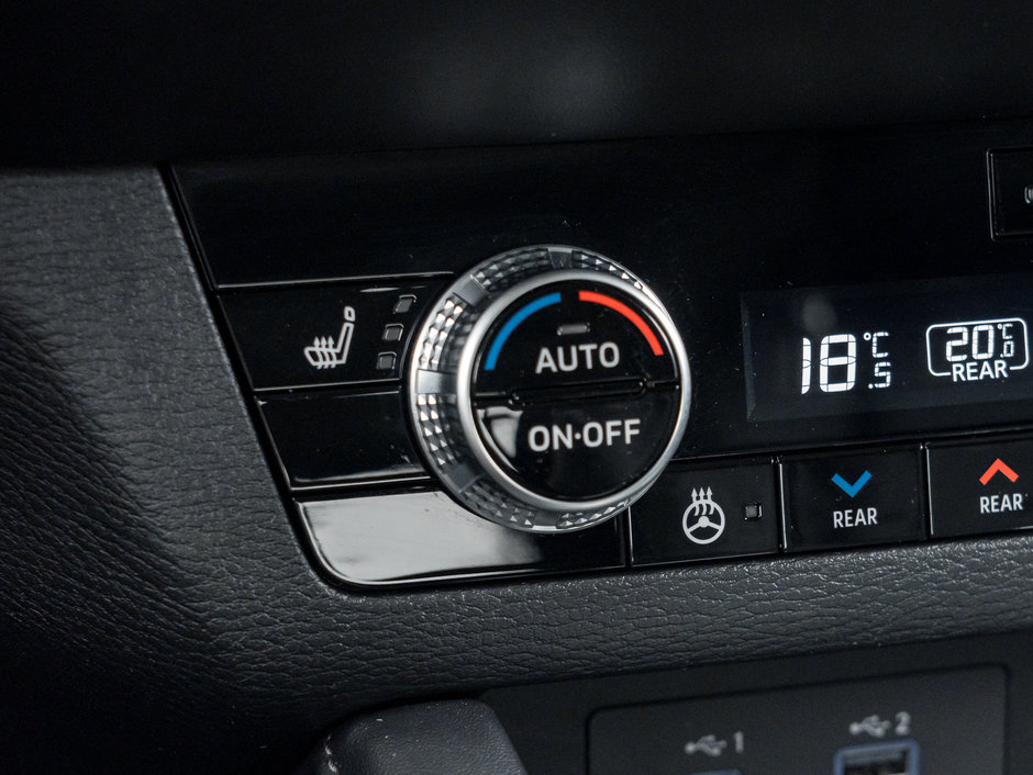 Mitsubishi OUTLANDER PHEV SEL S-AWC CPO FINANCE RATES FOR AS LOW AS 0.9% 2023-20