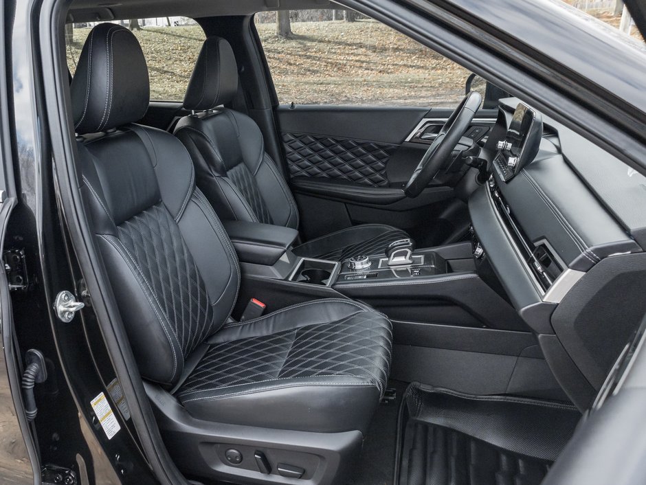 Mitsubishi Outlander PHEV SEL S-AWC CPO FINANCE RATES FOR AS LOW AS 0.90% 2023-22