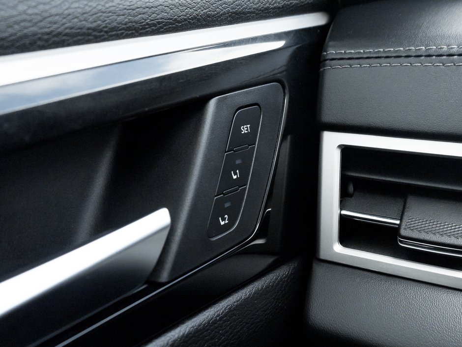 Mitsubishi Outlander PHEV SEL S-AWC CPO FINANCE RATES FOR AS LOW AS 0.90% 2023-14