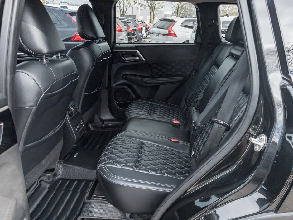 Mitsubishi Outlander PHEV SEL S-AWC CPO FINANCE RATES FOR AS LOW AS 0.90% 2023-23