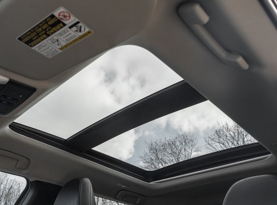 Mitsubishi Outlander PHEV SEL S-AWC CPO FINANCE RATES FOR AS LOW AS 0.90% 2023-21