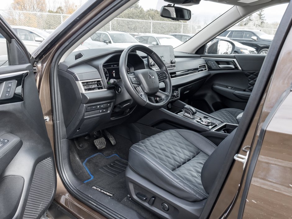 Mitsubishi Outlander PHEV SEL S-AWC CPO FINANCE RATES FOR AS LOW AS 0.90% 2023-7