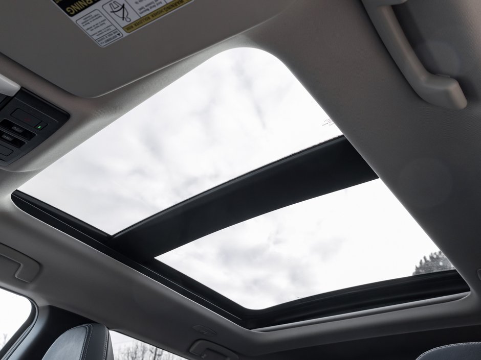 Mitsubishi Outlander PHEV SEL S-AWC CPO FINANCE RATES FOR AS LOW AS 0.90% 2023-21