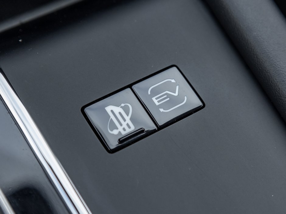 Mitsubishi Outlander PHEV SEL S-AWC CPO FINANCE RATES FOR AS LOW AS 0.90% 2023-18