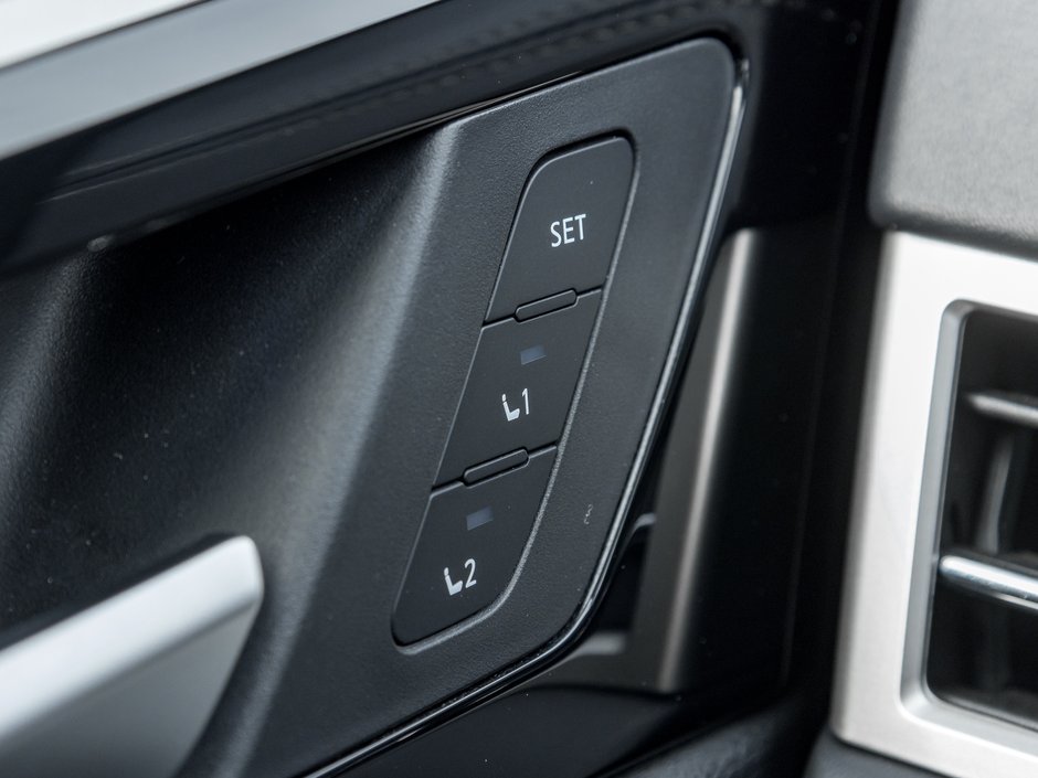 Mitsubishi Outlander PHEV SEL S-AWC CPO FINANCE RATES FOR AS LOW AS 0.90% 2023-14