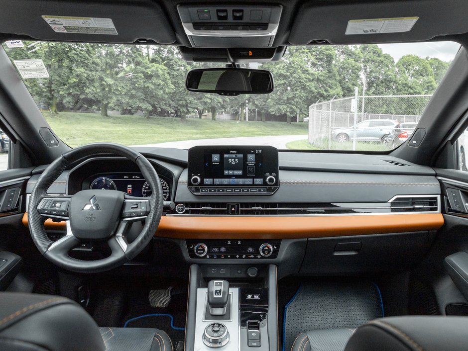2023 Mitsubishi Outlander PHEV GT S-AWC CPO FINANCE RATES FOR AS LOW AS 0.90%-28