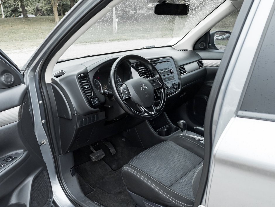 Mitsubishi Outlander AWC 4dr ES 2016-6