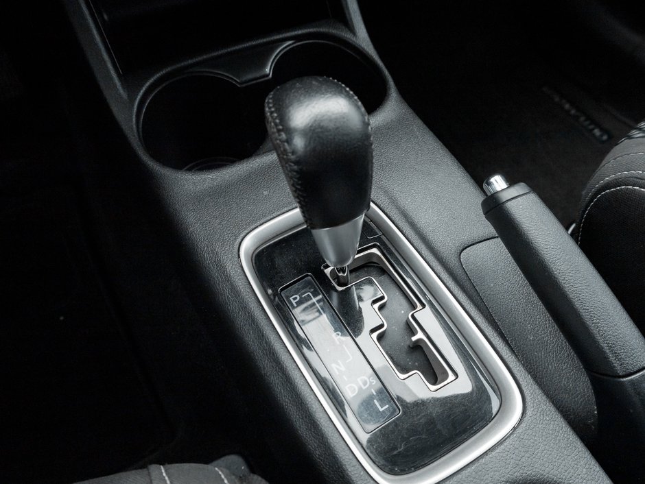 Mitsubishi Outlander AWC 4dr ES 2016-13