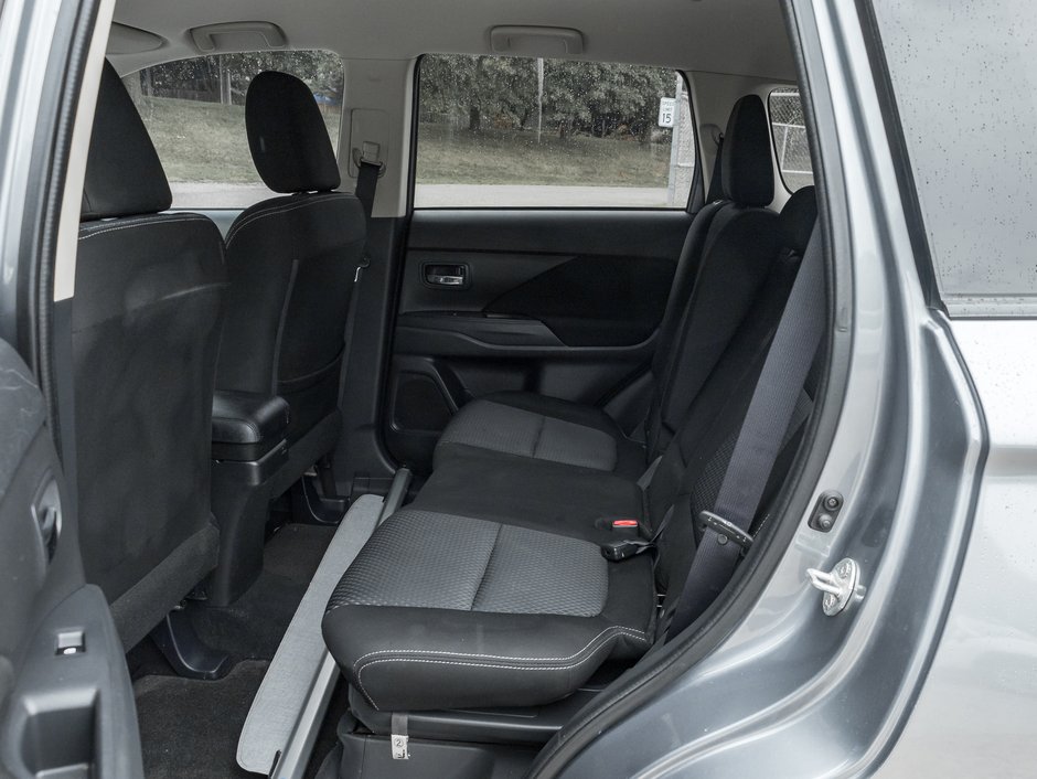 Mitsubishi Outlander AWC 4dr ES 2016-18