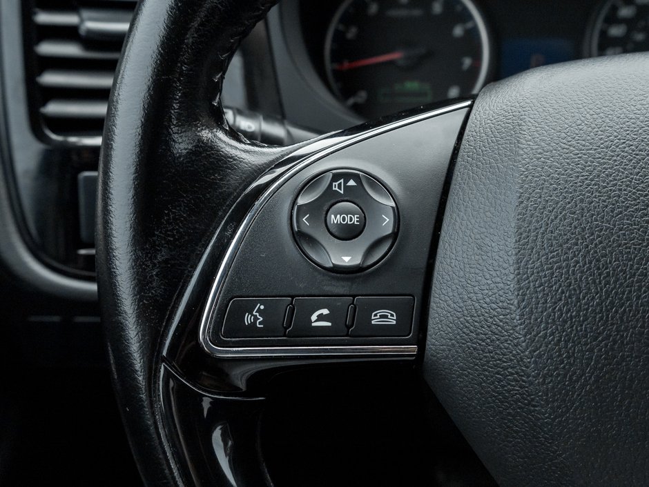 Mitsubishi Outlander AWC 4dr ES 2016-8