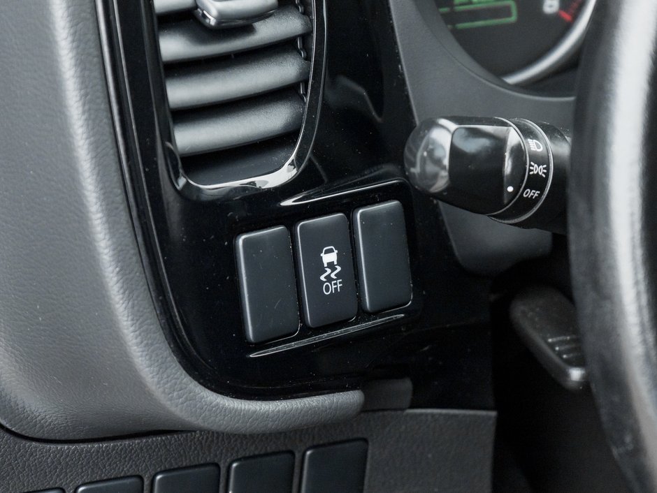 Mitsubishi Outlander AWC 4dr ES 2016-9