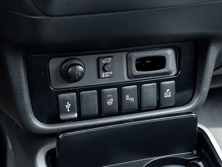 Mitsubishi Outlander GT S-AWC   FIANCNE AS LOW AS 7.99% 2020-15