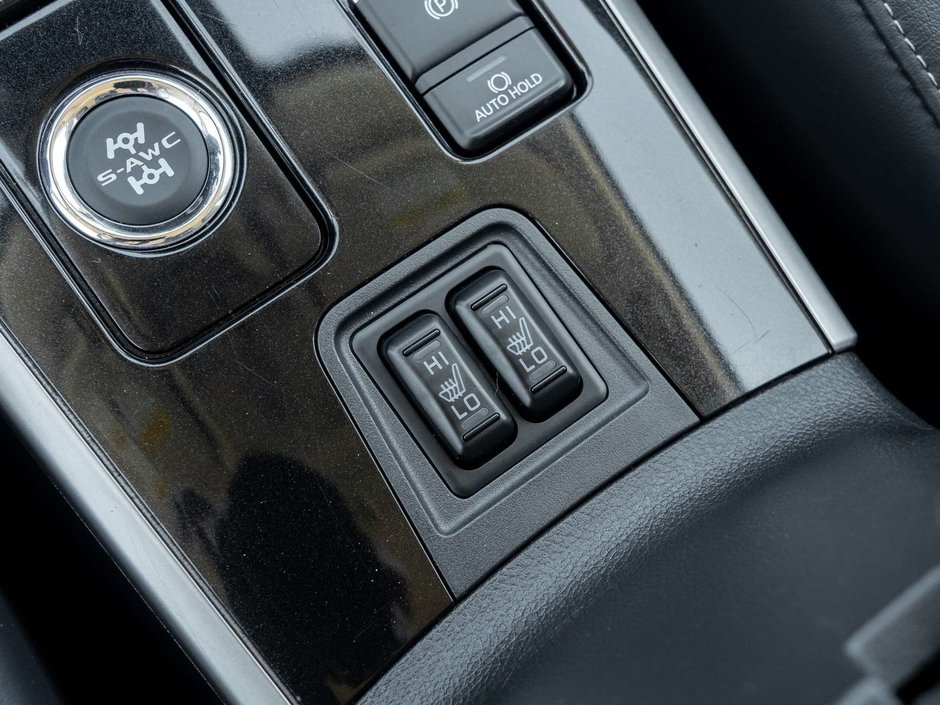 Mitsubishi Outlander GT S-AWC   FIANCNE AS LOW AS 7.99% 2020-13