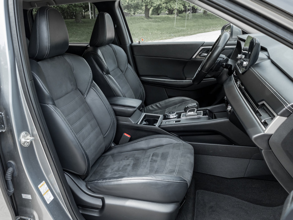 Mitsubishi Outlander LE Premium CPO FINANCE RATES FOR AS LOW AS 0.9% 2022-21