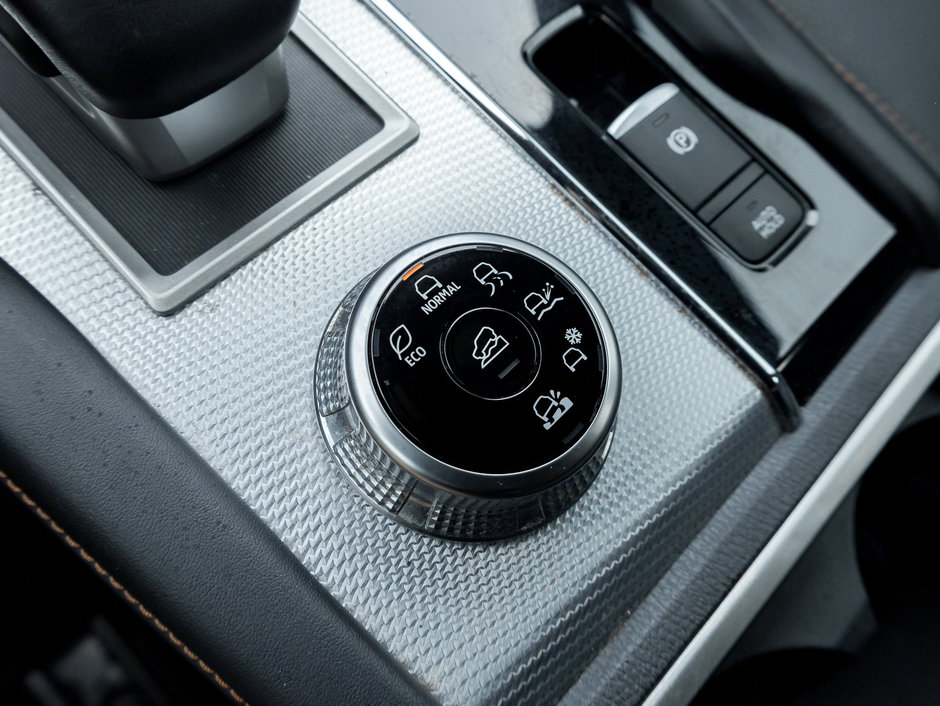 Mitsubishi Outlander GT Premium S-AWC CPO FINANCE RATES AS LOW AS 0.90% 2022-19
