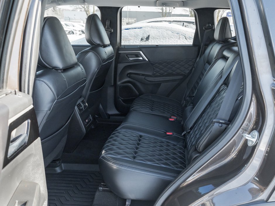 2022 Mitsubishi Outlander GT S-AWC CPO FINANCE RATES FOR AS LOW AS 0.90%-23