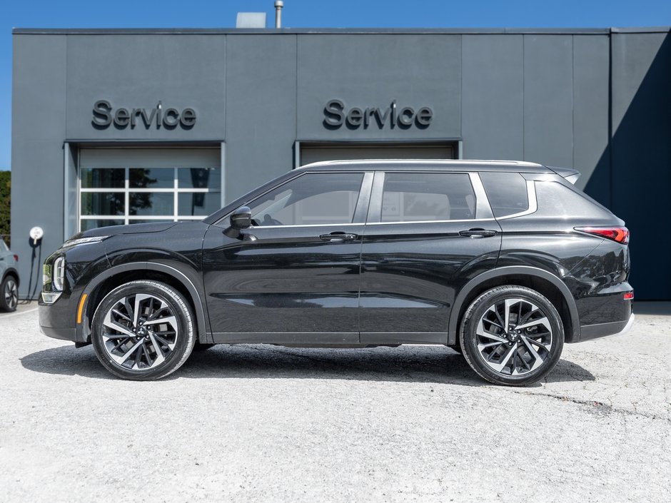 2022 Mitsubishi Outlander LE S-AWC   CPO FINANCE RATES FOR AS LOW AS 0.90%-2